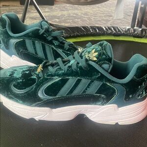 Adidas emerald dark green Sneakers with velvety detailing and gold emblems